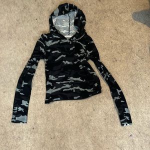 Camo hoodie with white stripes